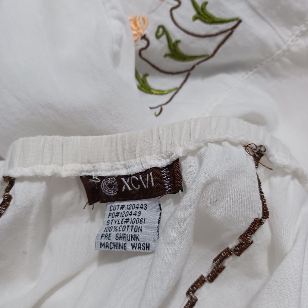 XCVI White Cotton Floral Embroidered Boho Tunic Top - Picture 5 of 8